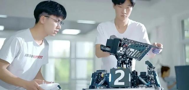 云南看昆明，昆明看呈贡，呈贡看向两大洋