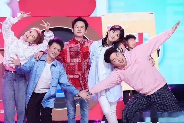 从主持人到"精神病"，49岁无妻无子的李维嘉，给不婚人士提了个醒