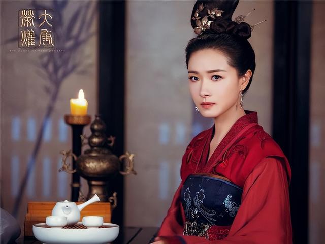 因长的太漂亮，七次拒绝导演“要求”被封杀，如今43岁凭实力走红