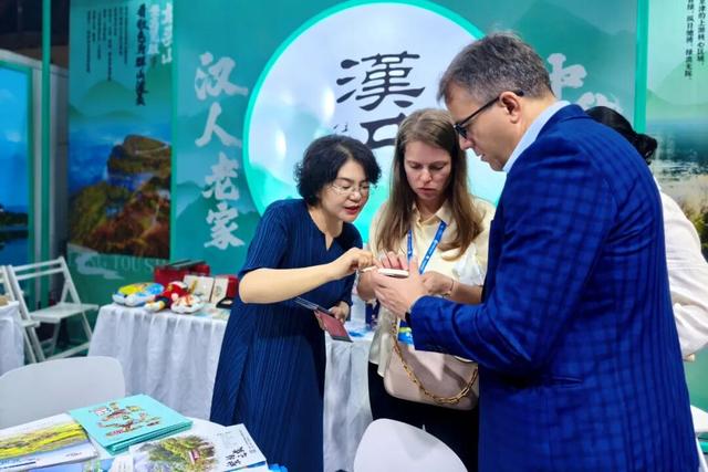 实力出圈！汉中文旅惊艳亮相2025首届国际旅行服务大会