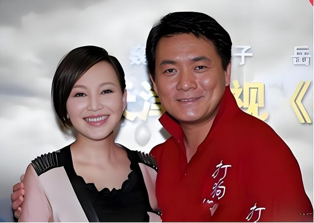 她19岁与导演私奔，在地下室裸婚连生3胎，今被丈夫用7部剧捧红
