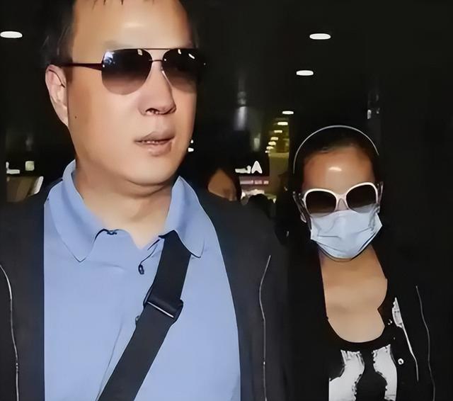 1590万资产被冻结！劣迹艺人赵薇走投无路，将15岁女儿当救命稻草