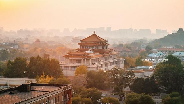 32年前一场大火，北京地标商圈传奇就此陨落，重建后热闹喧嚣不再