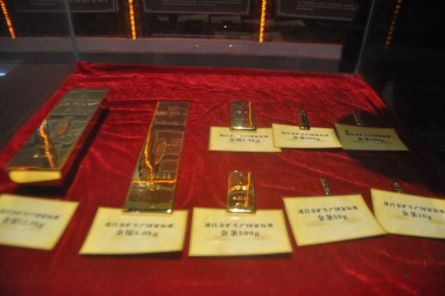 “金矿游”火了！游客花30元可淘金，沉浸式体验引爆黄金旅游热