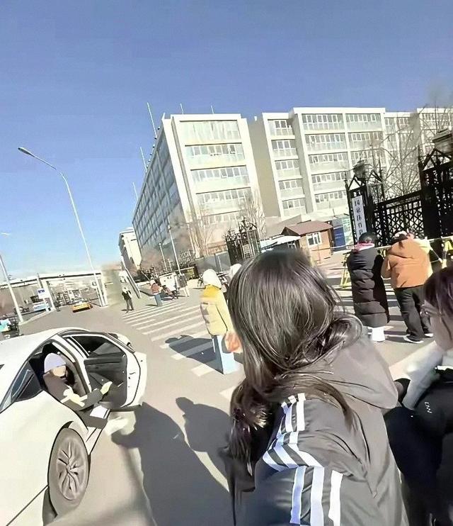 全红婵回队了，她变化很大，身高快170了吧，留了长发，气场更强