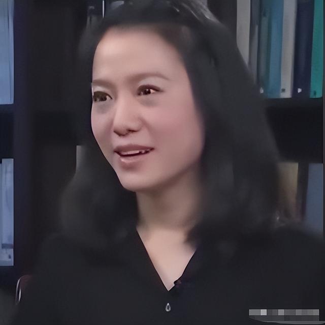 杨振宁去世才2天，令人恶心的一幕出现了，杨振宁助理曾辟谣