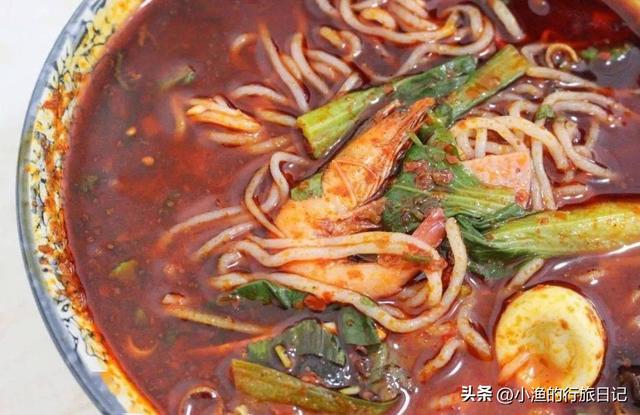 走街串巷逛西安，这条700米的老街，藏着宫墙旧梦与人间烟火