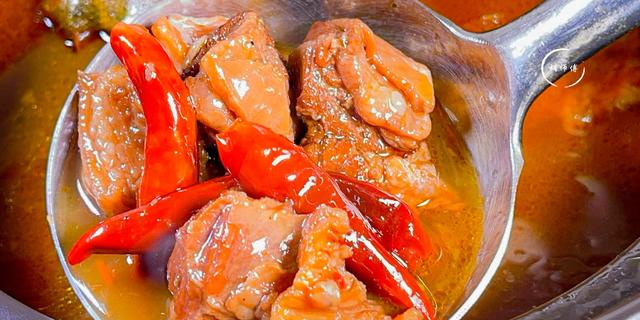 它是牛肉“克星”，炖牛肉加1勺，出锅后软烂入味，没牙也咬得动