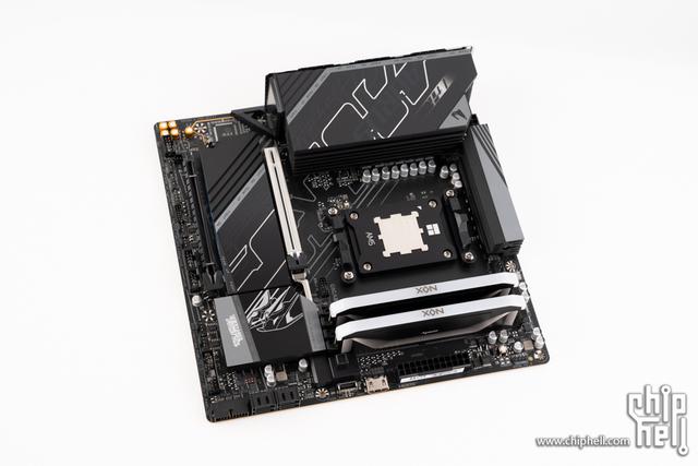 「装机不用挑，就选电竞雕」技嘉 电竞雕 B850M + 5080 FE + COOJ Z18 装机
