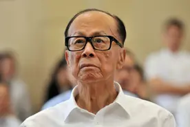 见势不妙，李嘉诚安排退路，美国开始出手，制裁中方官员为李撑腰图片