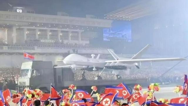 朝鲜阅兵：走中式正步，展俄式装备，借美军理念！结果水平一般？