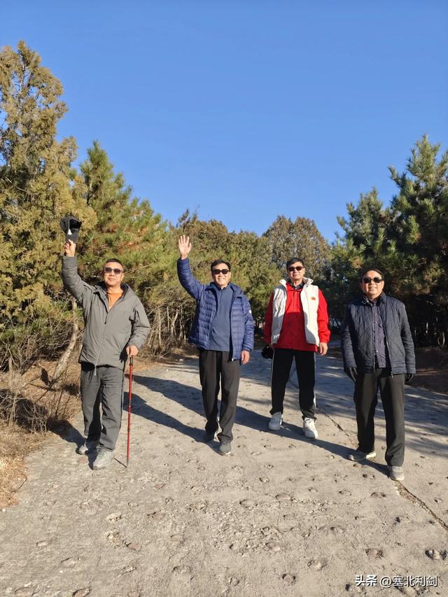 张家口市郊区还有如此丹霞地貌！