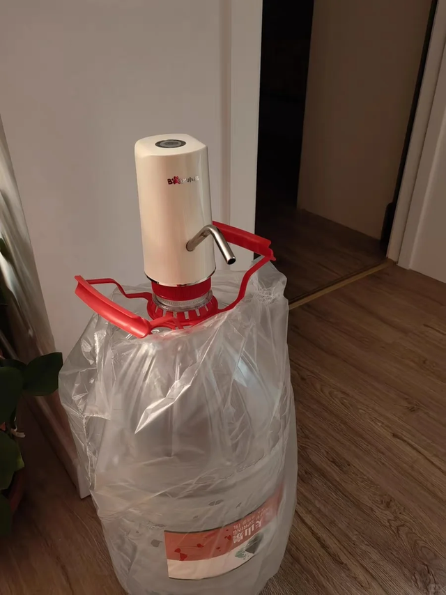 当我把家里的桶装水换成净水器，才发现二者区别太大了！建议看看