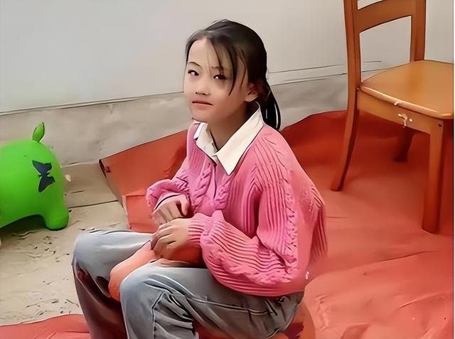 后不后悔？宁夏那个一笑成名拒绝百万签约的小女孩，现在成了这样