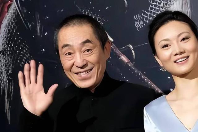 恩爱25年，75岁的张艺谋已老态尽显，比他小31岁的陈婷仍如花似玉