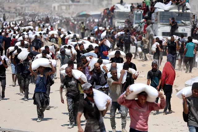 加沙停火后，人们在枪声与废墟中生活，但疯涨的物价生存仍是问题