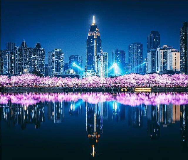 来汉口 逛江汉 | 《湖北日报》专版报道，江汉区加快文商旅融合打造长江文化会客厅