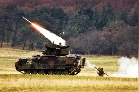 中美俄最强火箭炮射程对比：美国500公里，俄90公里，中国多少？图片