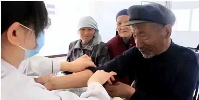 中国将迎来前所未有的死亡高峰，专家给出答案：是这些因素导致的