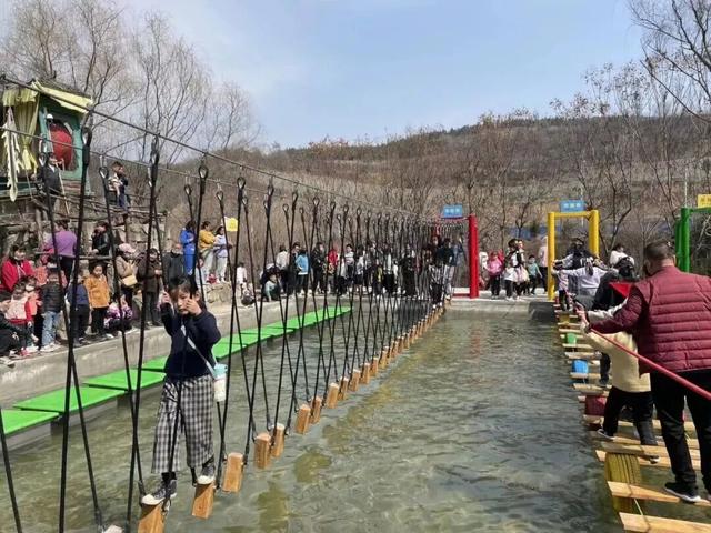 秋华未减，冬景将至，来炎帝影视基地赴一场秋冬的约会吧！