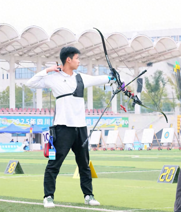 四川射箭小将钟翔去世，仅17岁，去世前不久刚获1金3银	，死因唏嘘