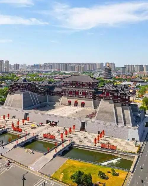 刚从河南洛阳回来	，毫不客气的说，洛阳就是全国郊区城建天花板！