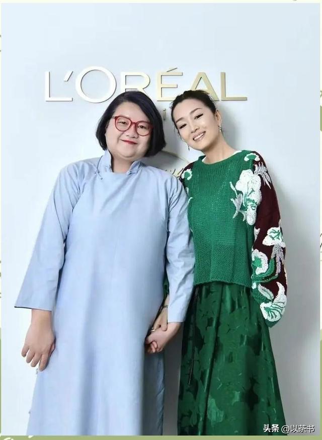 离婚34年后，64岁的洪晃住京郊百平豪宅，如今陈凯歌看了都懊悔