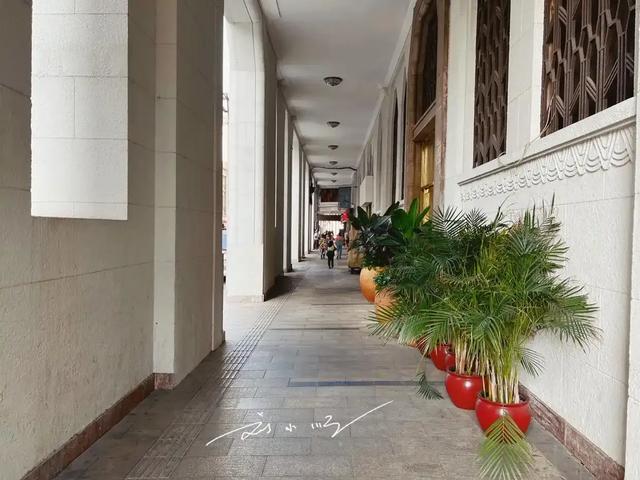 神似上海永康大楼?广州老城区这栋建筑成“网红”,游客扎堆打卡