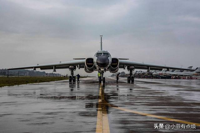 中美俄轰炸机数量差距：美国158架，俄罗斯135架，中国有多少呢？