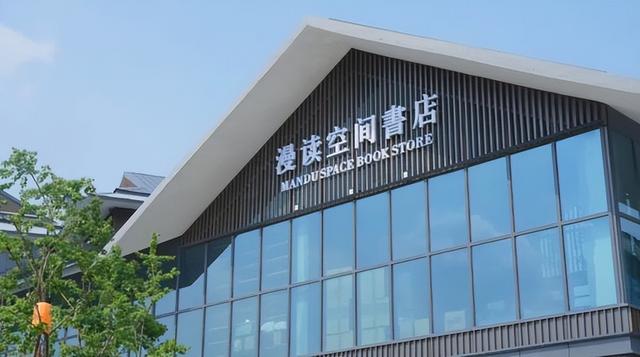 “重生”的民主街 | 重逢烟火气，焕新归来时