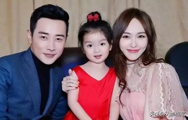 婚变传闻后，罗晋携任素汐与母亲去祈福，撕碎了唐嫣最后一丝体面