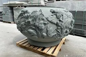 来看看庭院必备的水缸，寓意聚财，可用来养鱼养花，太好看了图片