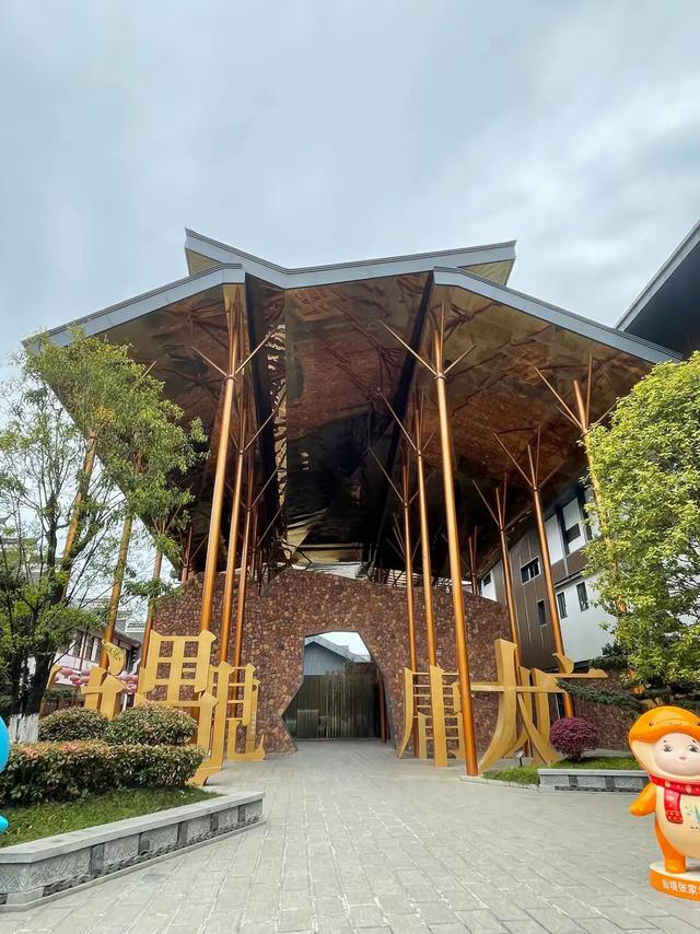 张家界大庸古城游客稀疏形同空城，未来何去何从