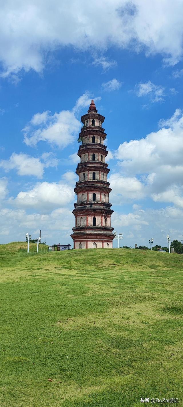 合浦地标大揭秘，明代文昌塔，在汉墓群边守望数百年的传奇