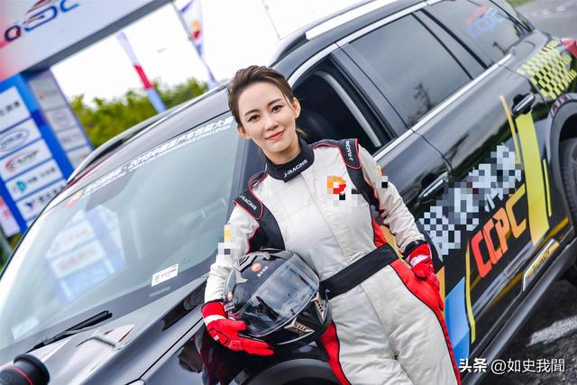 43岁潘晓婷至今单身，身材傲人却无人敢娶，潘爸爸后悔当初管太严