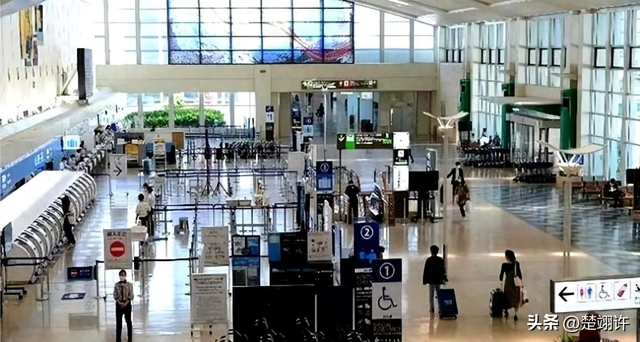 高市早苗闯大祸，派亲信窜台后，不到24小时，46条中日航班全清零