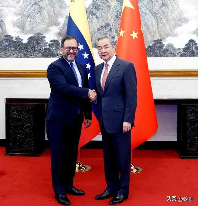 委内瑞拉生死关头之际，无路可退的马杜罗，终于打通了北京的电话