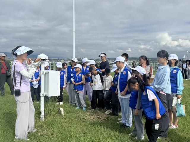 “气象局+媒体”联动，红融小记者开启趣味科普研学新体验！