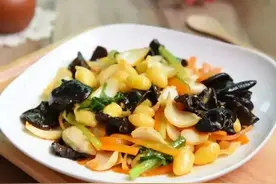 今日素食：四方食事不过一碗人间烟火！油菜/白果/银耳汤~真香图片