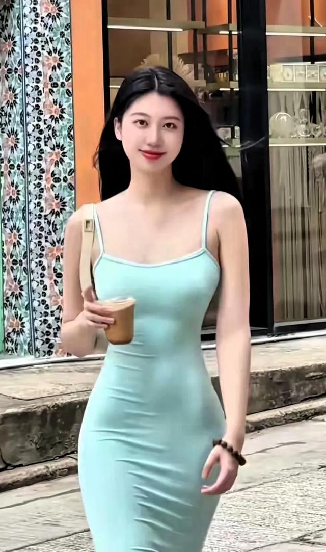 网红郭四火,本名郭焱煜,最美博主前十名,经济学硕士