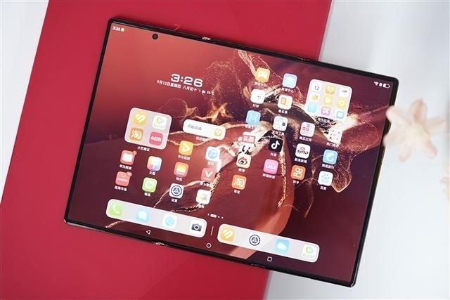 新款华为三折叠屏曝光，这信息够详细