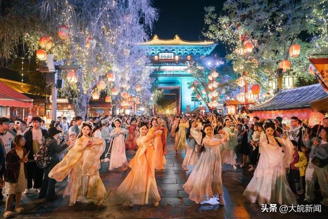 清明上河园：全国教师 全部免费 教师节快乐