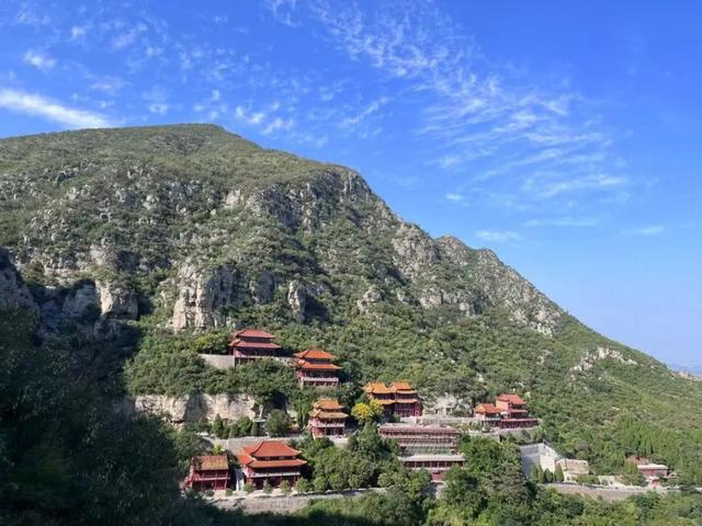 秋高气爽，正是登朝阳山好时节