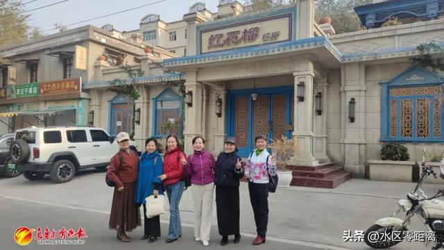 红石榴餐厅成最新网红地标，游客络绎不绝