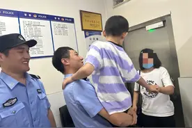 #平安护航#8分钟，这部扶梯他们坐了11次......图片