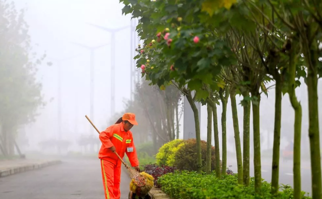 几十万环卫工人被戴上监测手环，这样的科技是进步还是倒退？