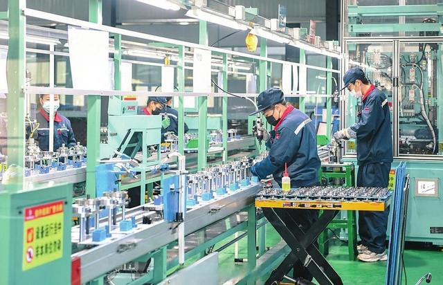 美国对中国封锁核心技术，法媒打了个比喻：就是中企的“兴奋剂”