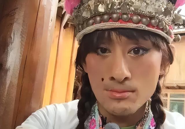 事实证明，“失踪”9年的歌手阿宝，早已走上了一条“不同的路”