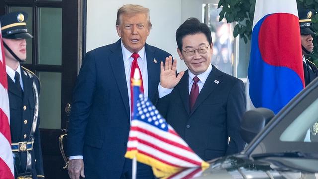 阅兵前一周，特朗普决定访华？中方专机先一步抵美，日本处境尴尬