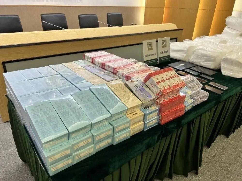 賣淫集團120人落網!三地警方出動!查獲安全套超10000個-圖2